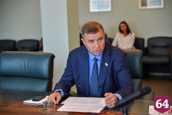 Радаев указал министру на низкий темп ремонта саратовских дорог 